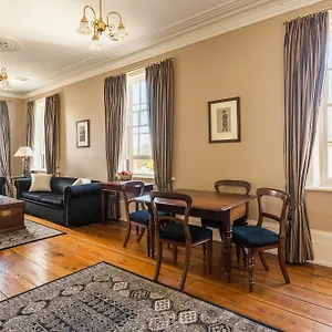 the-grand-old-duke-apartment.top-hotels-hobart.com/